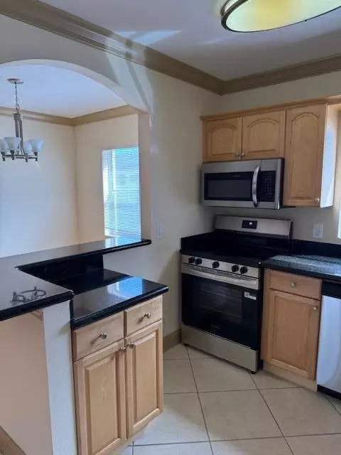 744 NE 14th Ave #12, Fort Lauderdale, FL 33304