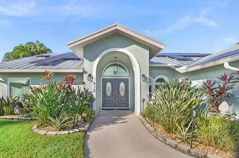 475 SE Nome Dr, Port Saint Lucie, FL 34984