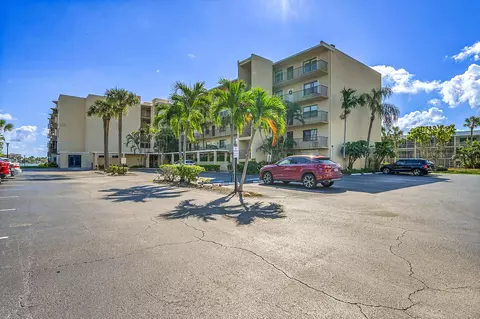 896 N Federal Hwy #431, Lantana, FL 33462