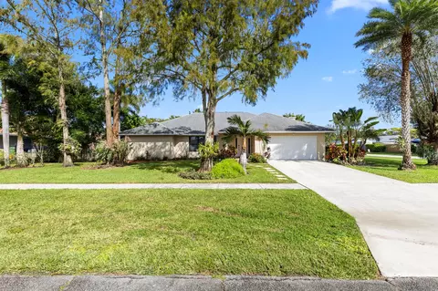 13868 Ishnala Cir, Wellington, FL 33414