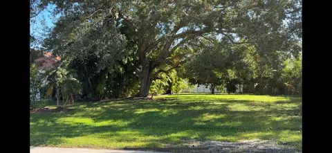 2061 SW Ember St, Port St Lucie, FL 34953