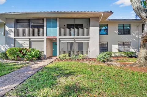 9815 Pineapple Tree Dr #105, Boynton Beach, FL 33436