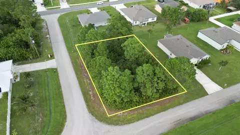 1281 SW Kapok Ave, Port St Lucie, FL 34953