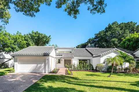 78 Hampshire, Boynton Beach, FL 33436