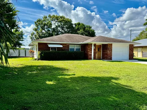 612 N Coconut Ave N, Port Saint Lucie, FL 34952