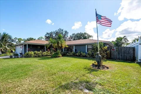 1082 SE Damask Ave, Port Saint Lucie, FL 34983