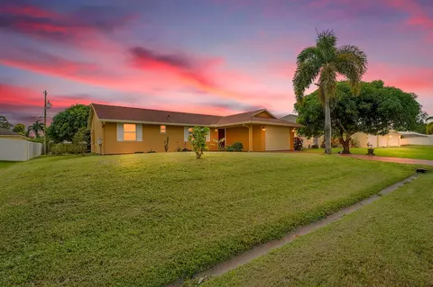 1652 SW Crawford Ave, Port Saint Lucie, FL 34953