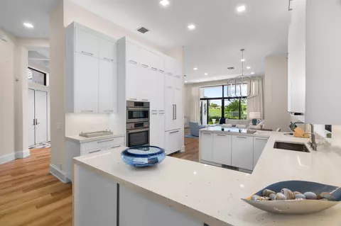 16125 Villa Vizcaya Pl, Delray Beach, FL 33446