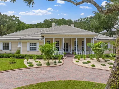 651 N Tomahawk Trl, Indian River Shores, FL 32963