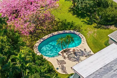 334 Barton Ave, Palm Beach, FL 33480 photo 16