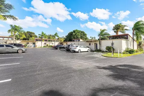 2541 Boundbrook #110, Palm Springs, FL 33406