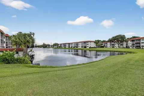 411 S Hollybrook Dr #104, Pembroke Pines, FL 33025