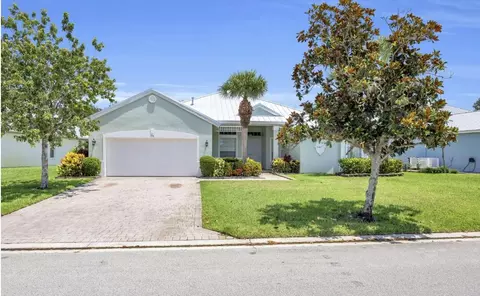 198 NW Magnolia Lakes Blvd, Port Saint Lucie, FL 34986