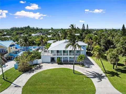 1911 Surfside Dr, Fort Pierce, FL 34949