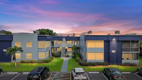 137 Burgundy C # 137, Delray Beach, FL 33484