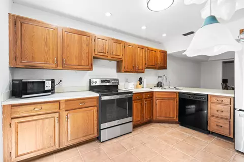 704 Maplewood Dr, Greenacres, FL 33415