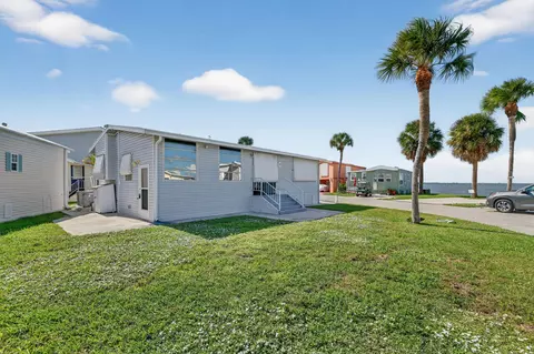 217 Nettles Blvd, Jensen Beach, FL 34957