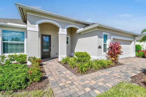 8365 Summer Lake Dr, Vero Beach, FL 32967