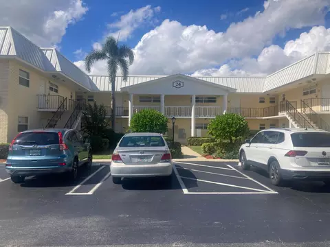 24 Colonial Club Dr #102, Boynton Beach, FL 33435