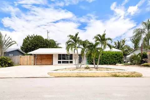 325 SE 10th Ct, Deerfield Beach, FL 33441
