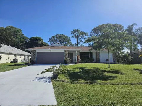 349 NW Avens St, Port Saint Lucie, FL 34983