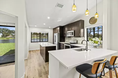 8261 Waterline Dr, Boynton Beach, FL 33472