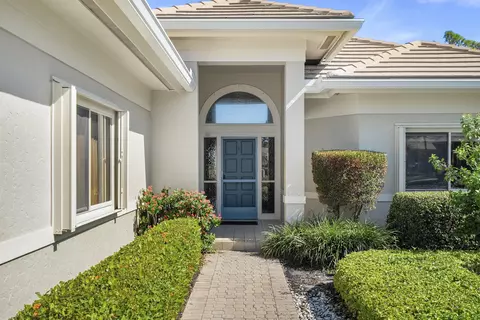 6997 SE Pacific Dr, Stuart, FL 34997 photo 3