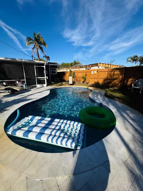 200 NE 56th St #200, Oakland Park, FL 33334