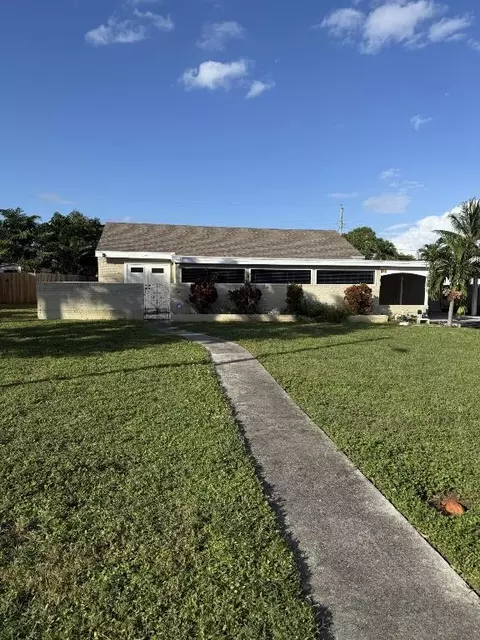 373 Glenn Rd, West Palm Beach, FL 33405