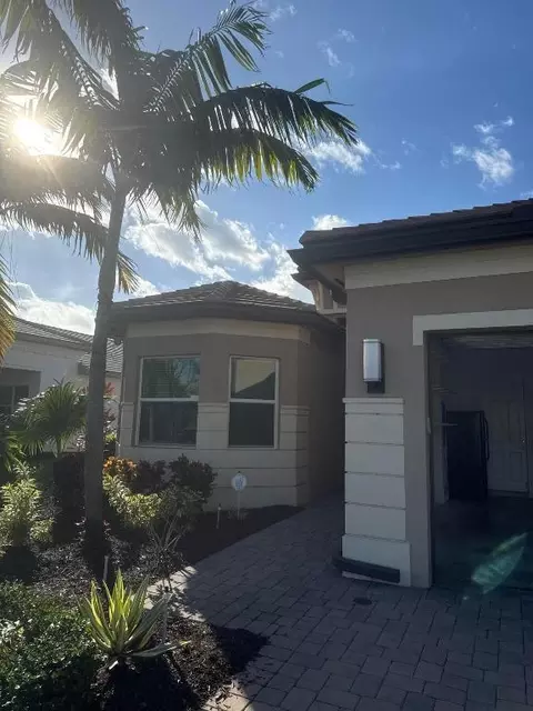 7852 Waterford Isle, Delray Beach, FL 33446