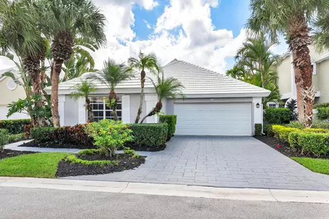 9158 Heathridge Dr, West Palm Beach, FL 33411