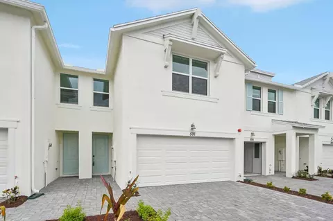 591 Salisbury Cir, Fort Pierce, FL 34982