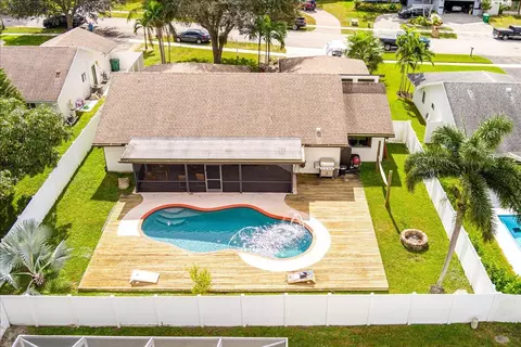 8301 SW 27th Pl, Davie, FL 33328