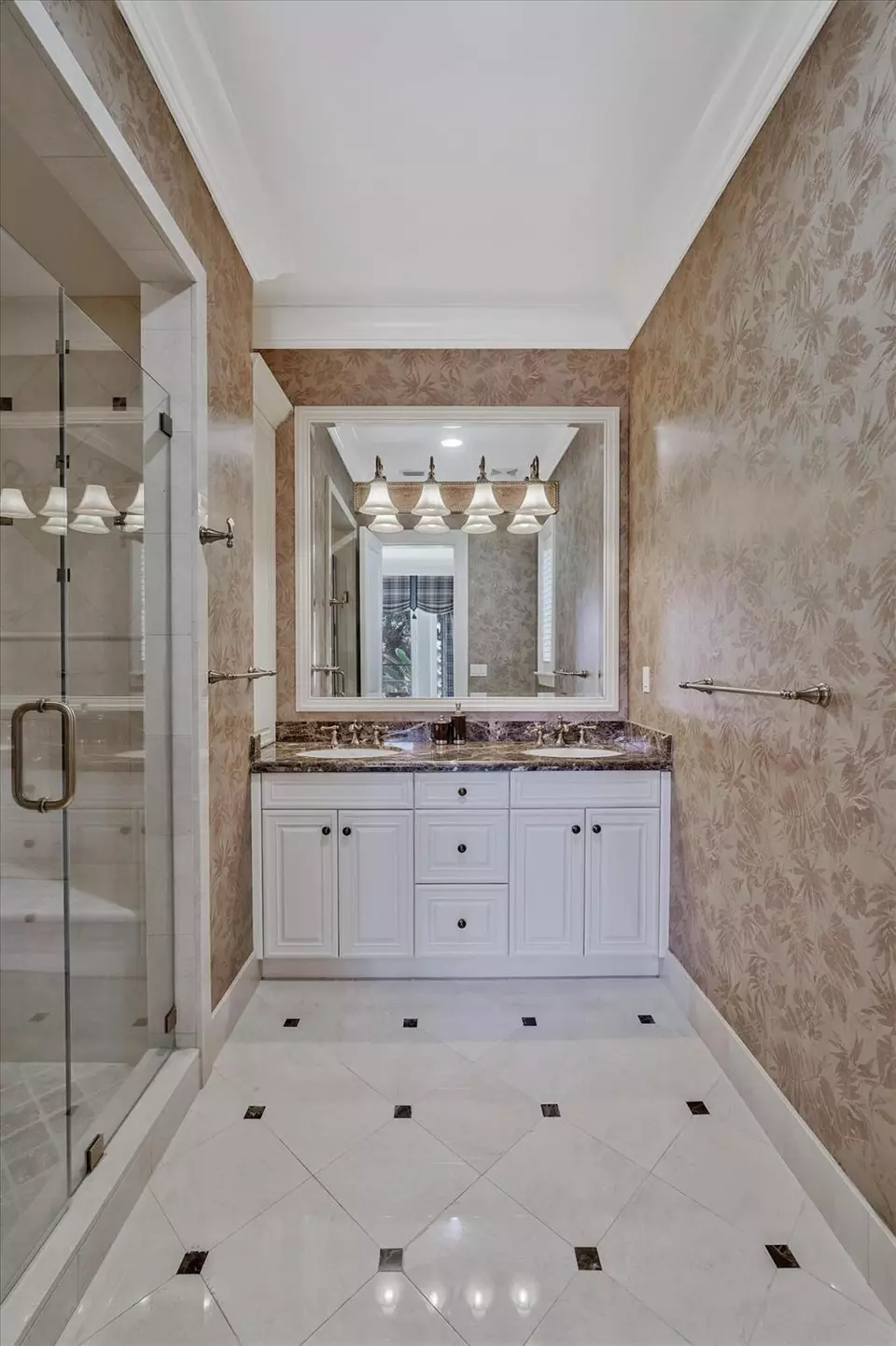 Bath - 523 Bald Eagle Dr, Jupiter, FL 33477 photo 9 of 10