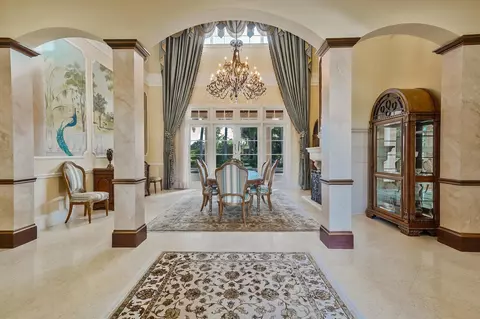 Dining - 523 Bald Eagle Dr, Jupiter, FL 33477 photo 1 of 4