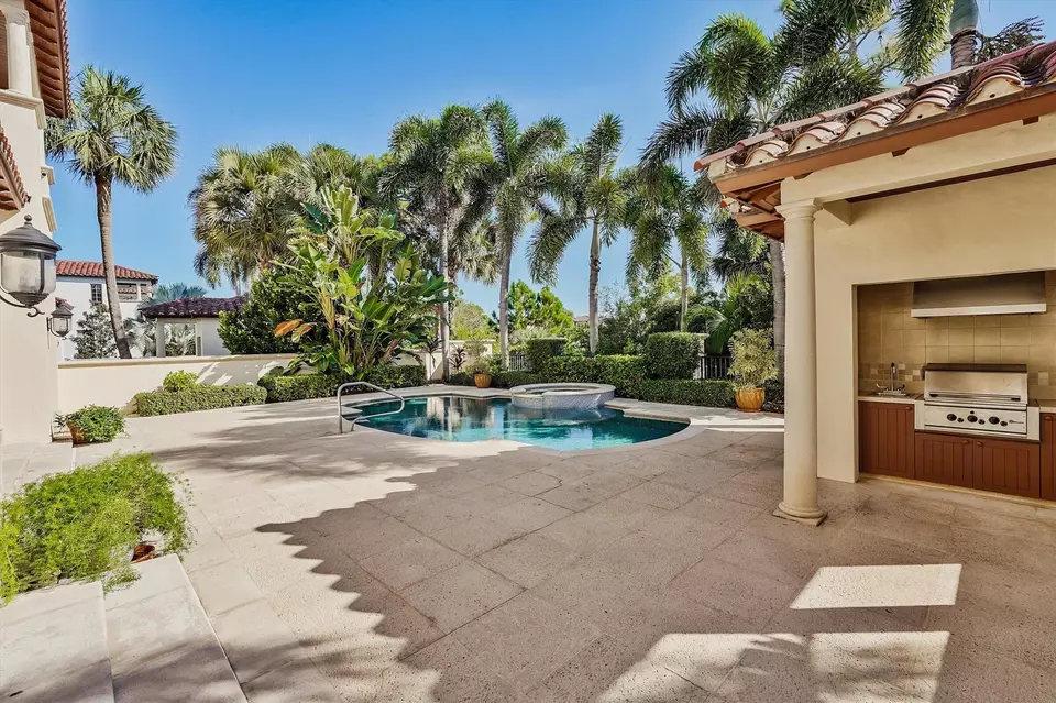 Exterior - 523 Bald Eagle Dr, Jupiter, FL 33477 photo 8 of 12