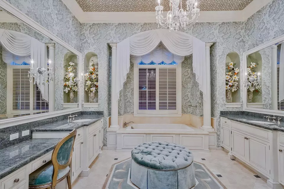 Bath - 523 Bald Eagle Dr, Jupiter, FL 33477 photo 3 of 10