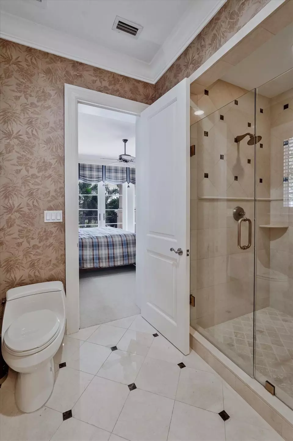 Bath - 523 Bald Eagle Dr, Jupiter, FL 33477 photo 10 of 10