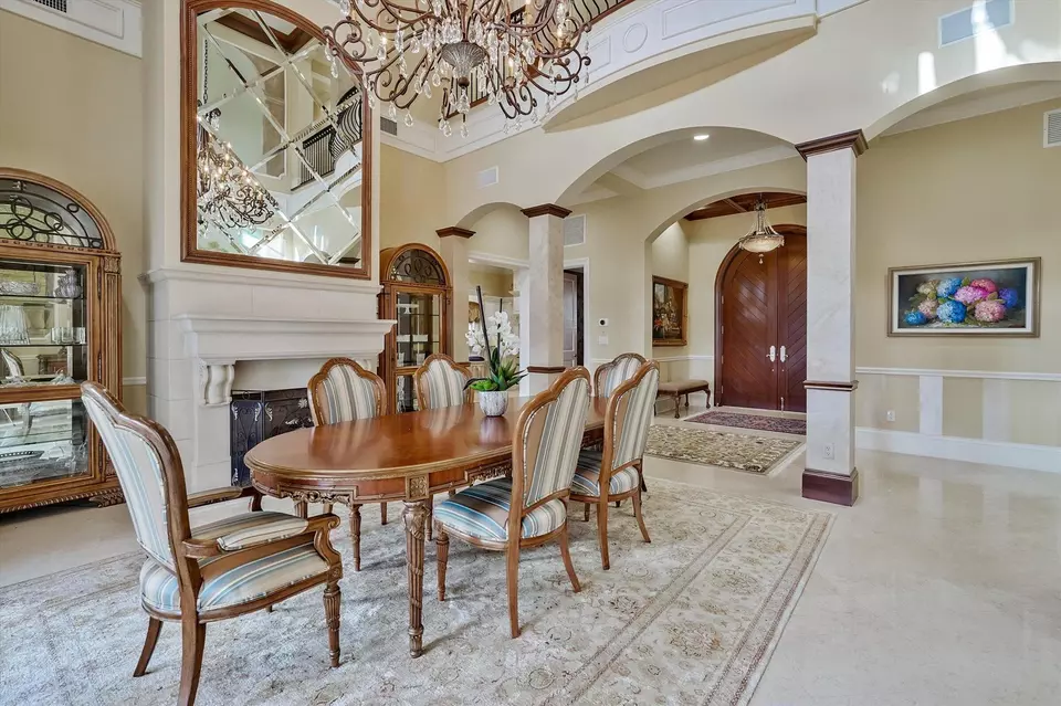 Dining - 523 Bald Eagle Dr, Jupiter, FL 33477 photo 2 of 4