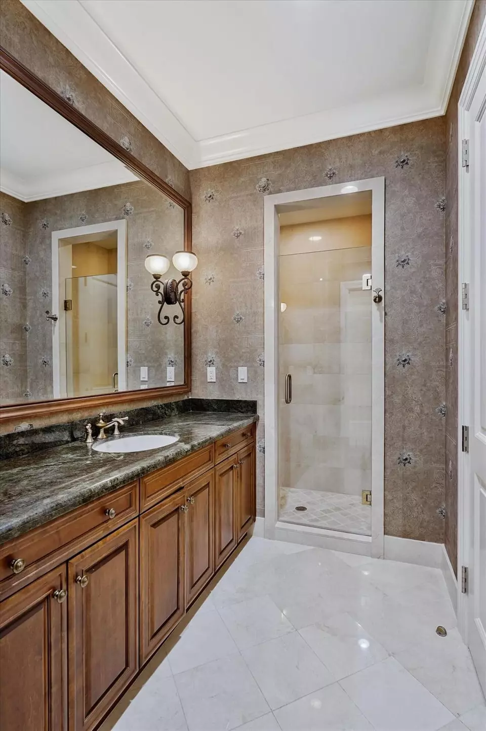 Bath - 523 Bald Eagle Dr, Jupiter, FL 33477 photo 6 of 10