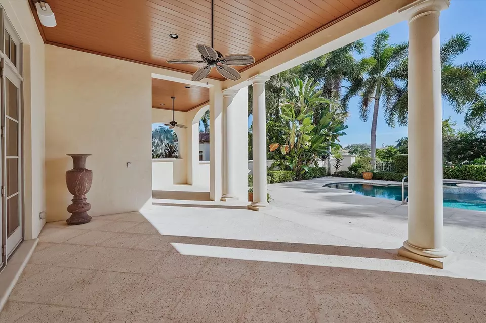 Exterior - 523 Bald Eagle Dr, Jupiter, FL 33477 photo 10 of 12