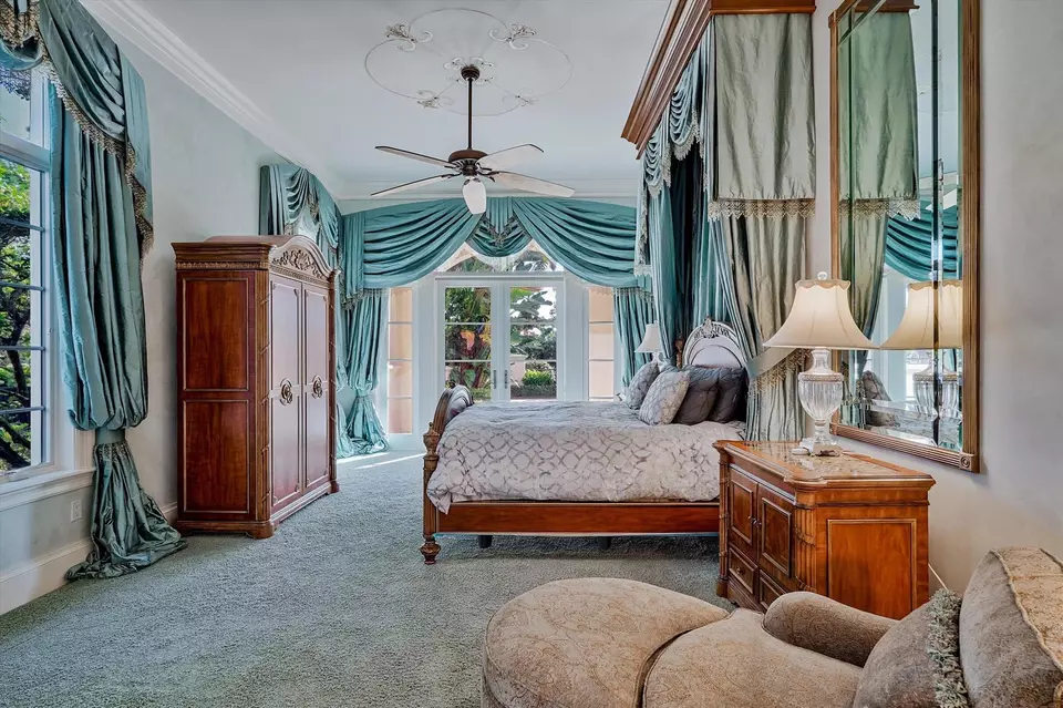 Bedroom - 523 Bald Eagle Dr, Jupiter, FL 33477 photo 2 of 8