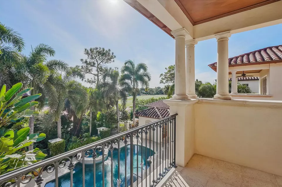 Exterior - 523 Bald Eagle Dr, Jupiter, FL 33477 photo 6 of 12