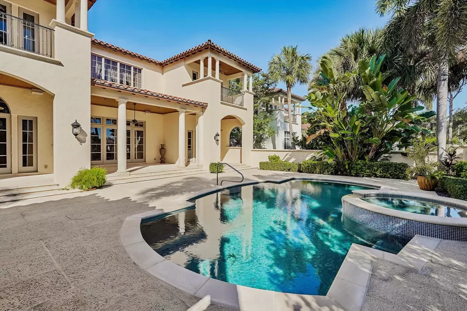 Exterior - 523 Bald Eagle Dr, Jupiter, FL 33477 photo 7 of 12