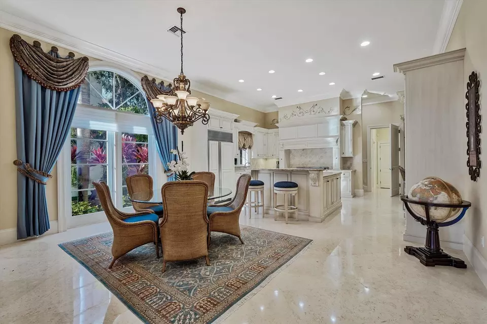 Dining - 523 Bald Eagle Dr, Jupiter, FL 33477 photo 4 of 4