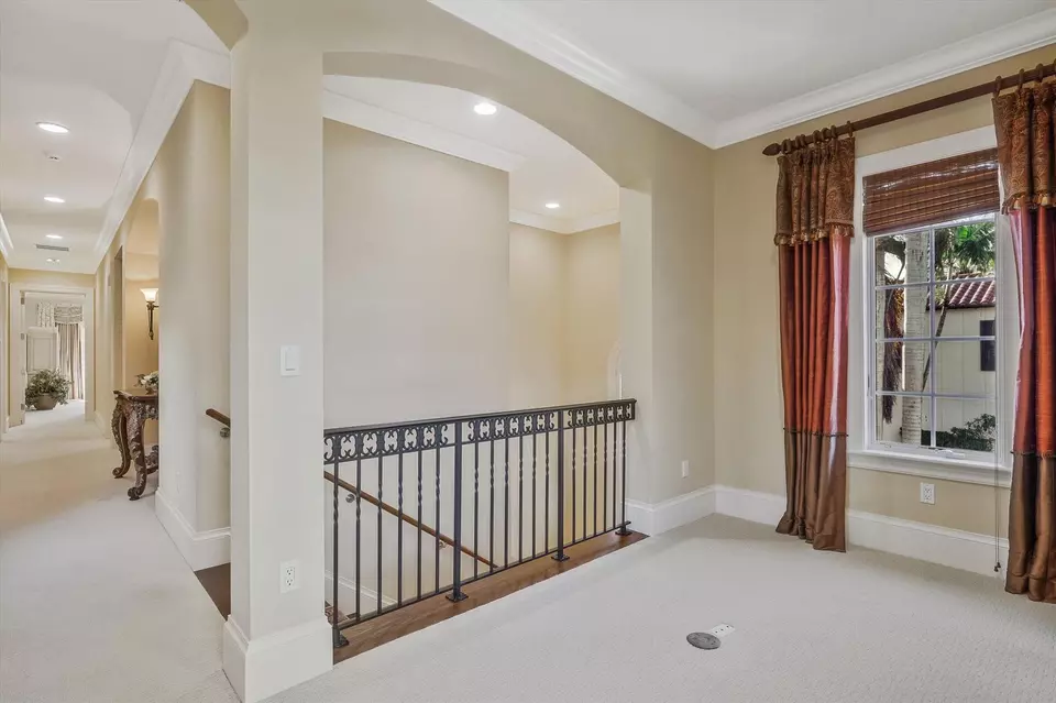 Entry Way - 523 Bald Eagle Dr, Jupiter, FL 33477 photo 3 of 5