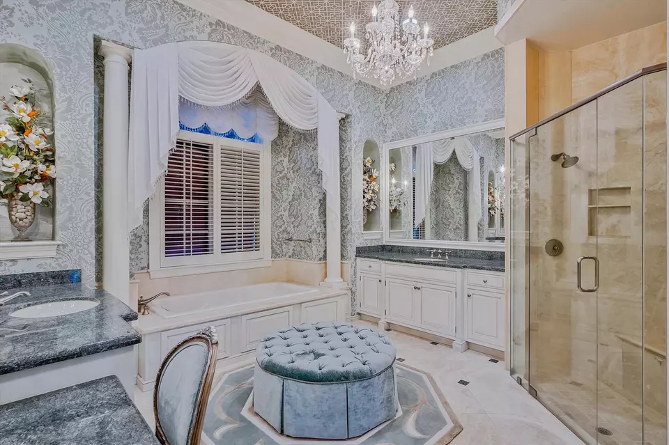 Bath - 523 Bald Eagle Dr, Jupiter, FL 33477 photo 2 of 10