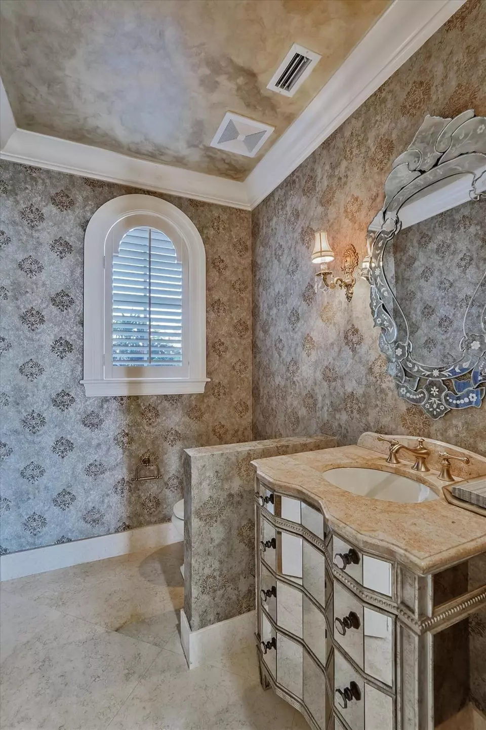 Bath - 523 Bald Eagle Dr, Jupiter, FL 33477 photo 1 of 10