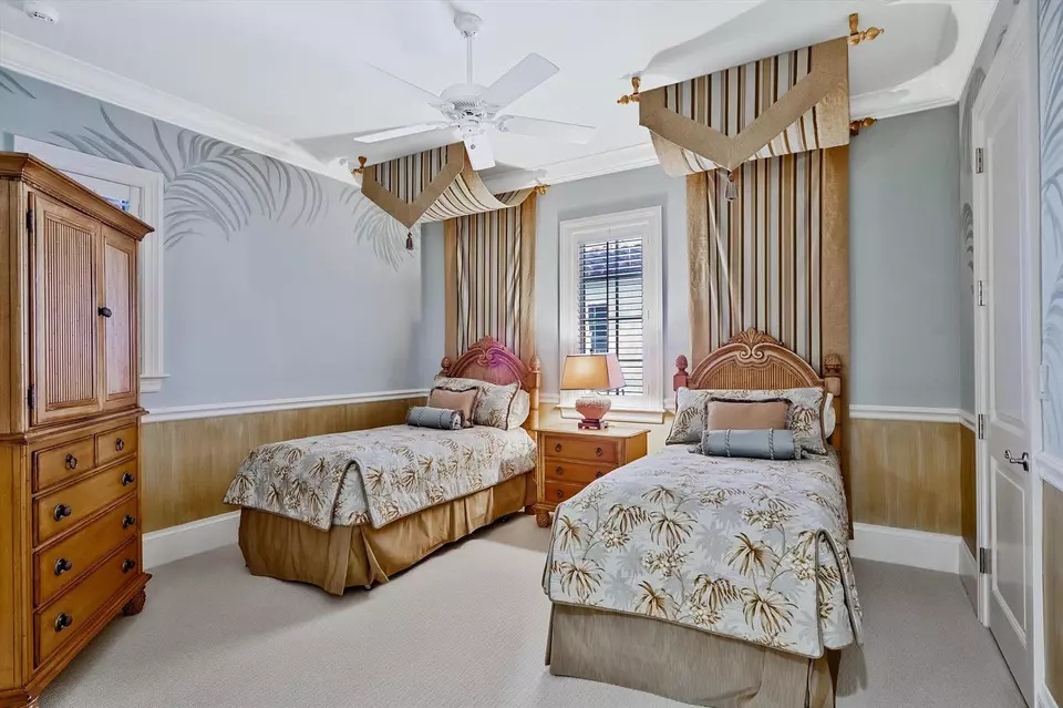 Bedroom - 523 Bald Eagle Dr, Jupiter, FL 33477 photo 6 of 8