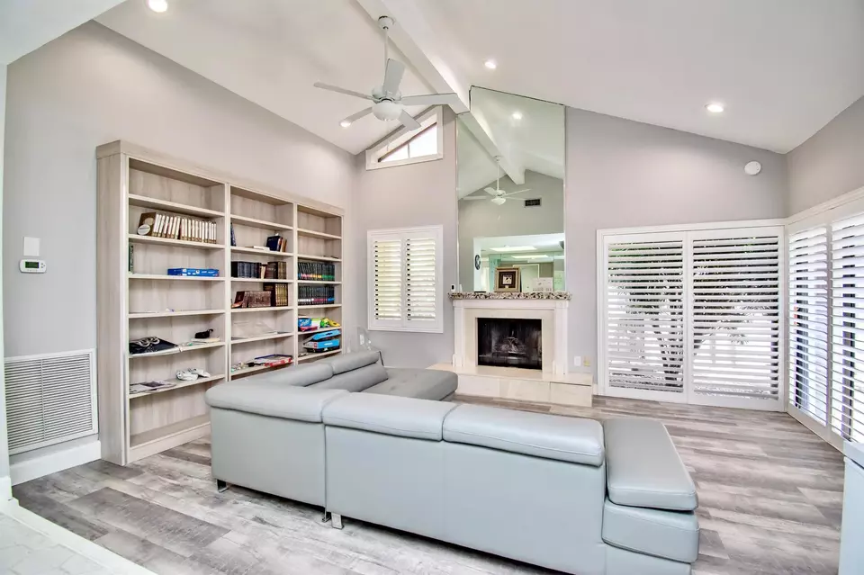 Living - 7504 Sierra Dr E, Boca Raton, FL 33433 photo 1 of 4